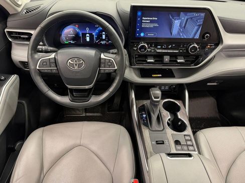 Used 2023 Toyota Highlander Platinum AWD/4WD image 26