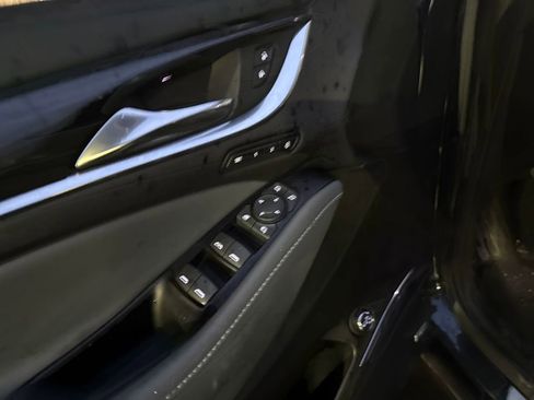 Used 2020 Buick Enclave Premium w/ Sun and Sites Package image 12