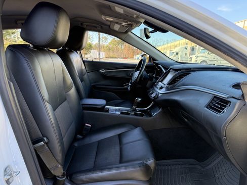 Used 2018 Chevrolet Impala LT image 34