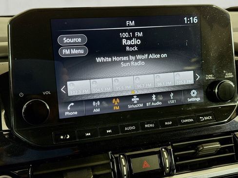 Used 2023 Nissan Pathfinder SL image 14