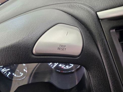 Used 2018 Nissan Pathfinder Platinum AWD/4WD image 16