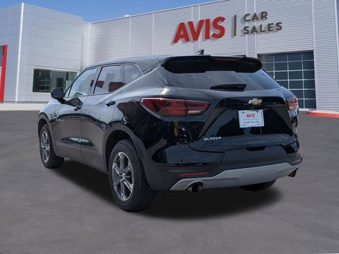 Used 2025 Chevrolet Blazer LT FWD image 9
