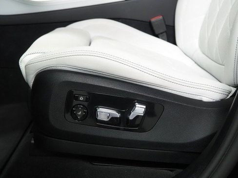 Used 2026 BMW X5 sDrive40i w/ Executive Package RWD image 75