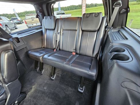 Used 2017 Ford Expedition Limited w/ Equipment Group 301A RWD image 23