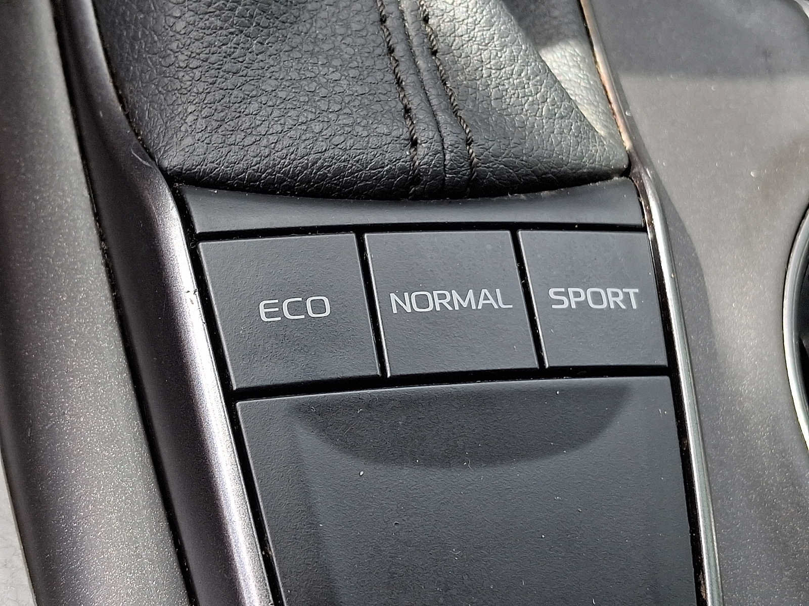 Used 2023 Toyota Camry SE FWD image 22