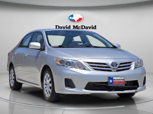 Used 2013 Toyota Corolla LE FWD image 7
