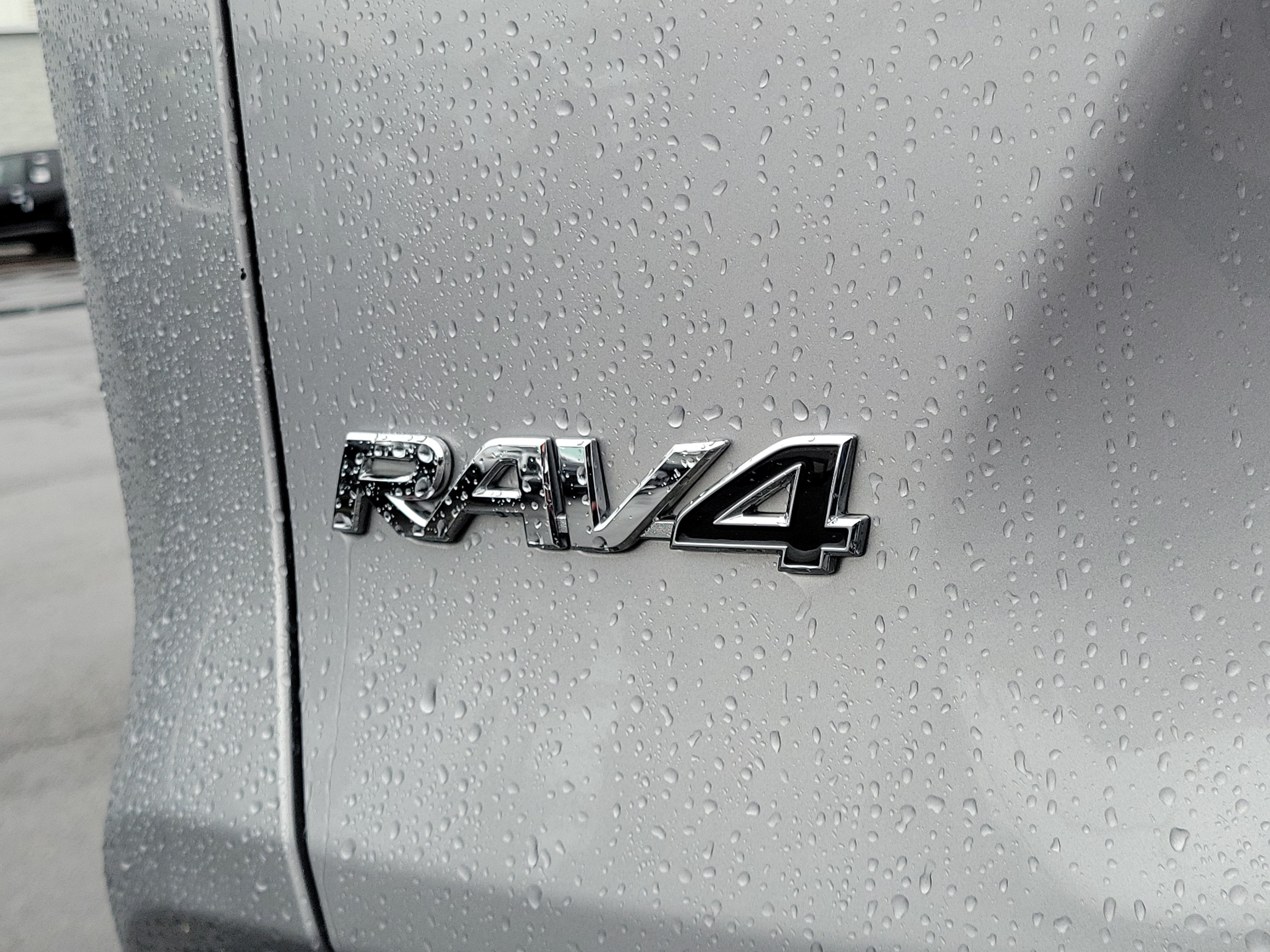 Used 2025 Toyota RAV4 LE AWD/4WD image 6