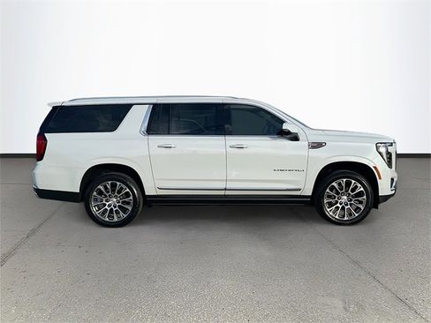 New 2026 GMC Yukon XL Denali w/ Denali Reserve Package image 3