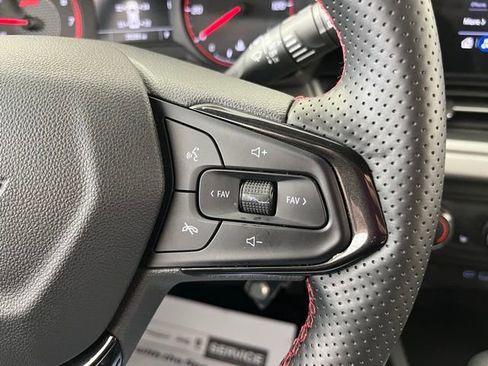 Used 2024 Chevrolet Trax RS FWD image 21