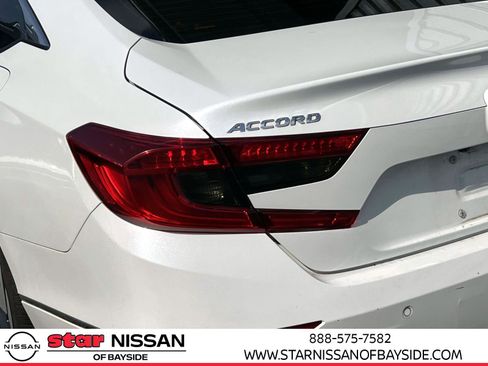 Used 2022 Honda Accord Touring image 8