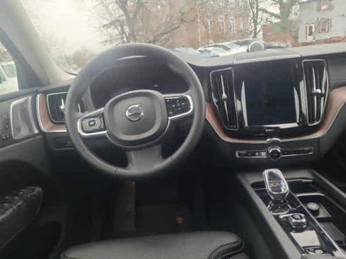 Used 2023 Volvo XC60 T8 Ultimate w/ Climate Package image 3