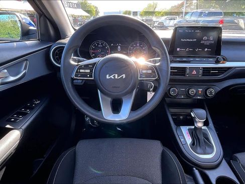 Used 2023 Kia Forte LXS w/ LXS Technology Package FWD image 5