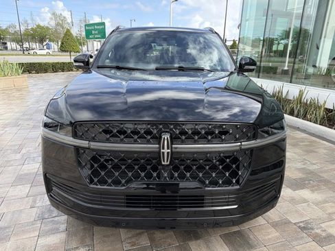 New 2026 Lincoln Navigator Reserve AWD/4WD image 6