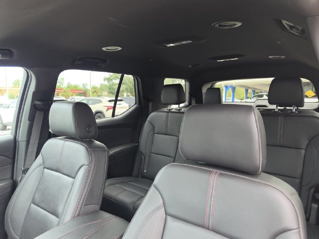 Used 2023 Chevrolet Traverse RS FWD image 25