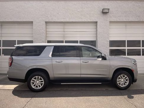 Used 2024 Chevrolet Suburban LT AWD/4WD image 1