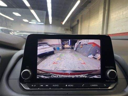 Certified 2023 Nissan Rogue S image 18