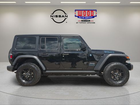 Used 2024 Jeep Wrangler Unlimited AWD/4WD image 2