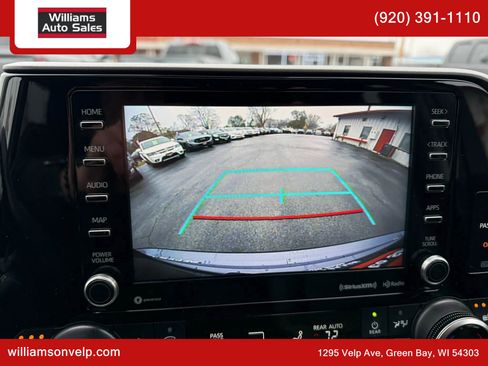 Used 2020 Toyota Highlander XLE image 21