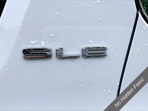 Used 2022 GMC Acadia SLE w/ Driver Convenience Package AWD/4WD image 8