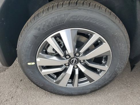 New 2025 Nissan Pathfinder SL image 8