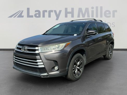 Used 2018 Toyota Highlander Plus FWD image 1