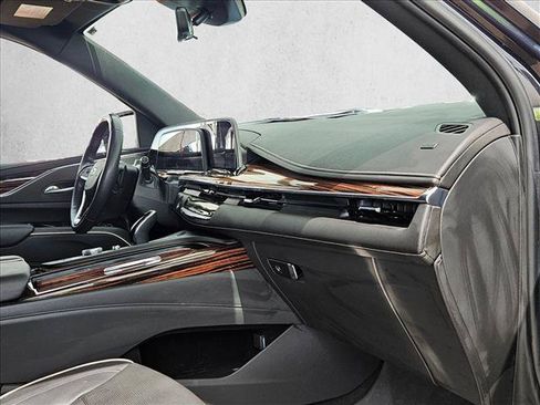 Used 2023 Cadillac Escalade Premium Luxury AWD/4WD image 19