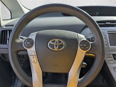 Used 2015 Toyota Prius Three image 9