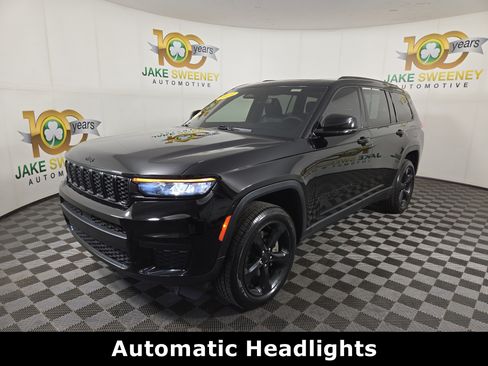Used 2023 Jeep Grand Cherokee L Laredo AWD/4WD image 3