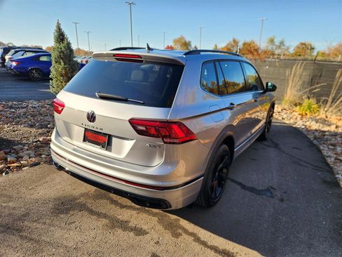 Certified 2024 Volkswagen Tiguan SE R-Line w/ MDO Package, Two-Row image 5