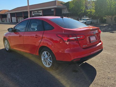Used 2017 Ford Focus SE FWD image 8
