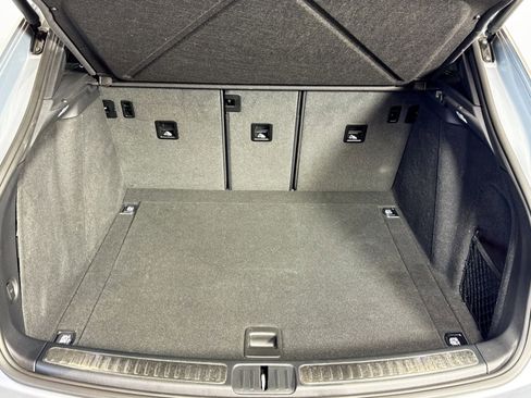 Used 2024 Porsche Macan image 22