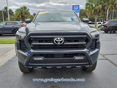 Used 2025 Toyota Tacoma SR5 image 8