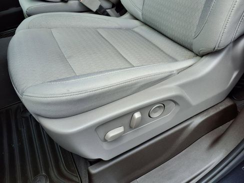 Used 2024 GMC Sierra 1500 SLE image 7