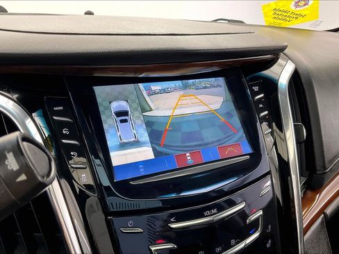 Used 2017 Cadillac Escalade Luxury AWD/4WD image 23