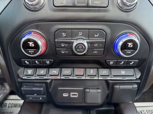 Used 2022 GMC Sierra 3500 Denali w/ Denali Ultimate Package image 14