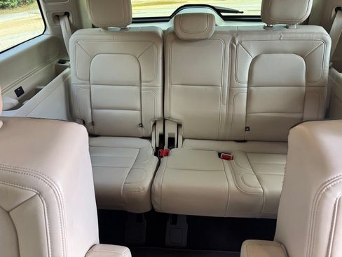 Used 2020 Lincoln Navigator Reserve w/ Luxury Package AWD/4WD image 28