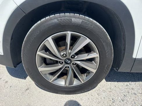 Used 2020 Hyundai Santa Fe SEL w/ Convenience + Premium Package image 10