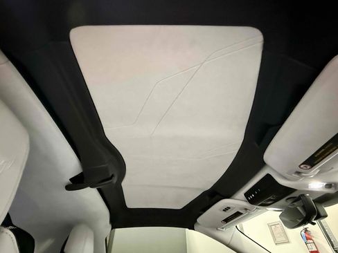 Used 2023 Chevrolet Corvette Stingray Premium Cpe w/ Z51 Performance Package image 21