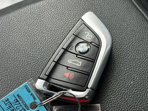 Used 2019 BMW 330i xDrive Sedan w/ Convenience Package image 34