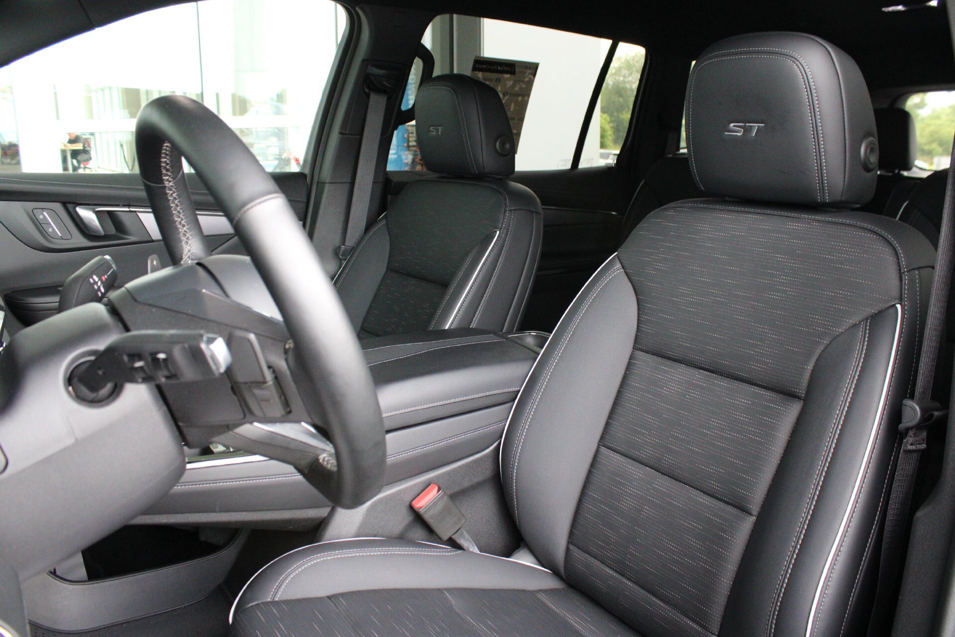 Used 2026 Buick Enclave Sport Touring AWD/4WD image 13