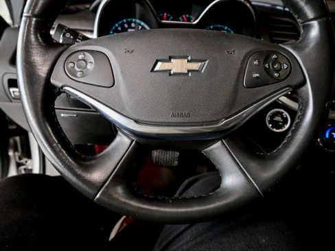 Used 2019 Chevrolet Impala LT FWD image 32