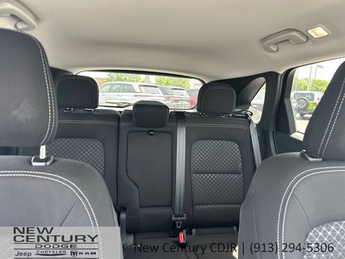 Used 2025 Ford Escape Active AWD/4WD image 30