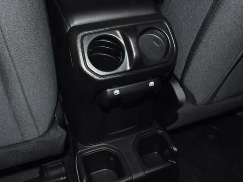 Used 2024 Jeep Wrangler Unlimited Sport AWD/4WD image 29