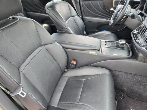 Used 2021 Lexus LS 500 w/ Accessory Package (Z2) image 7