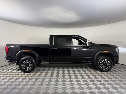 Used 2025 GMC Sierra 2500 Denali Ultimate AWD/4WD image 5