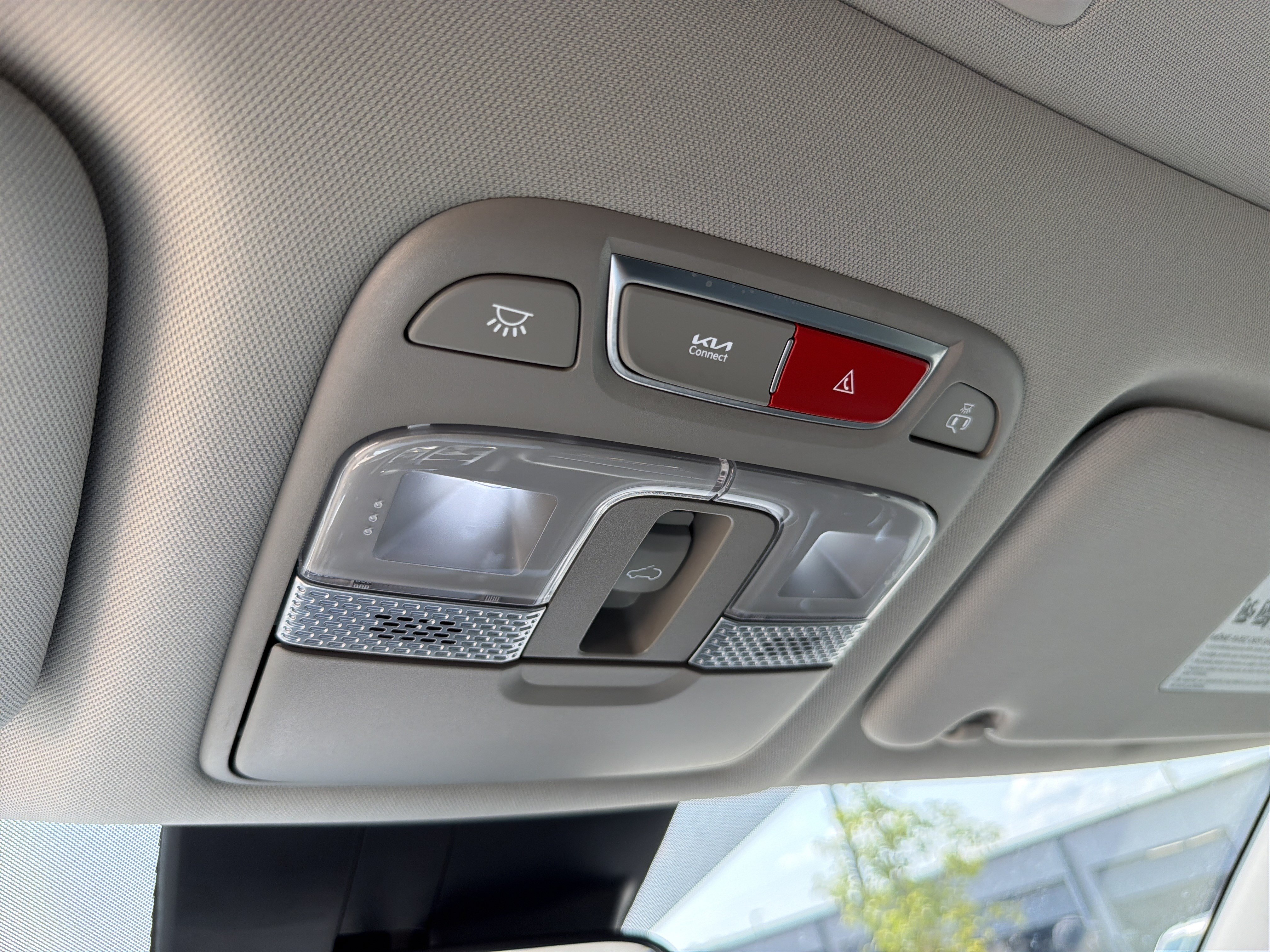 Used 2025 Kia Telluride S FWD image 31