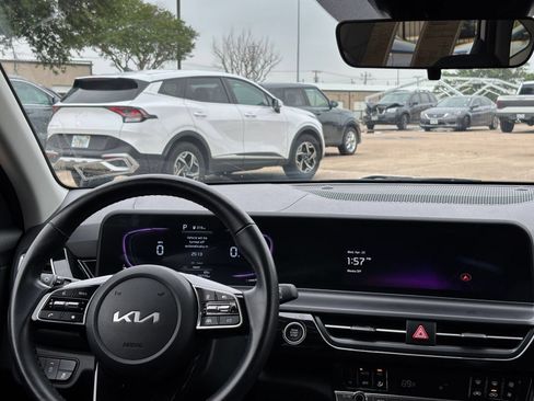 Used 2025 Kia Seltos S FWD image 36