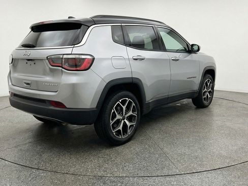 Used 2025 Jeep Compass Limited AWD/4WD image 9