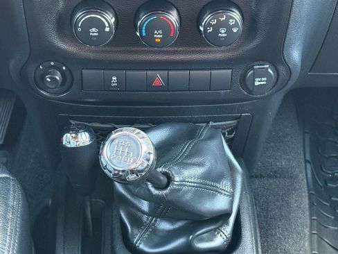 Used 2017 Jeep Wrangler Sport w/ Quick Order Package 23S AWD/4WD image 26