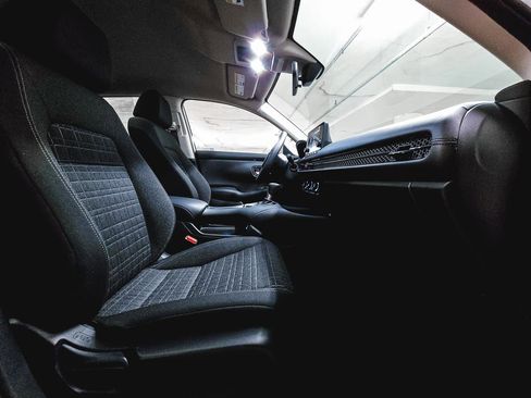 Used 2023 Honda HR-V LX image 31